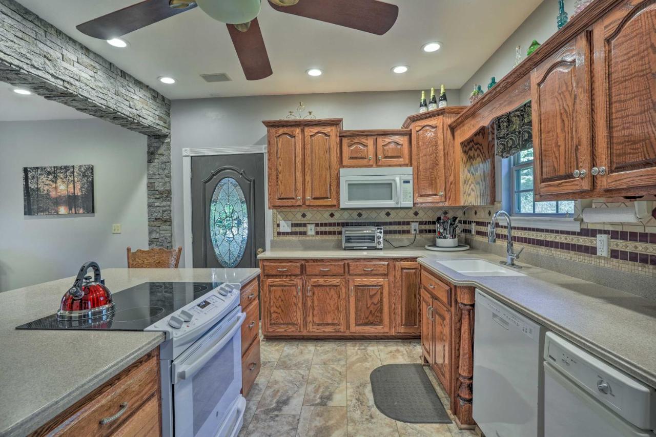 Spacious Group-Friendly Georgia Home On Lake Trenton Exterior photo